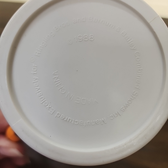 Vintage 1988 Ringling Bros and Barnum & Bailey Circus 3D Tiger Mug - Picture 5 of 5